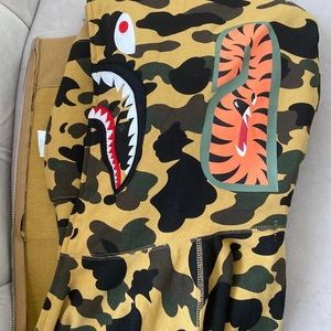 Bape full zip hoodie 100% authentic